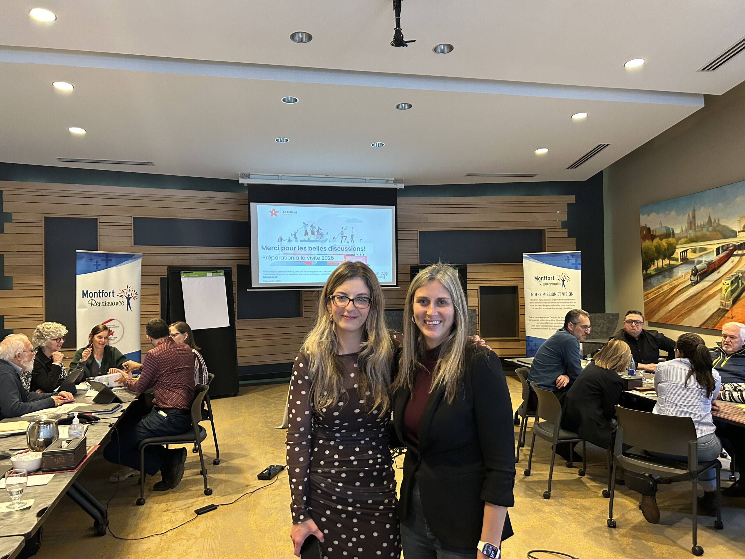 Émilie Delisle (Directrice de la qualité, des risques et de l’éthique de l’Hôpital Montfort) et Amélie Nadon (Directrice de la qualité, des technologies et de la sécurité de l’information de Montfort Renaissance)