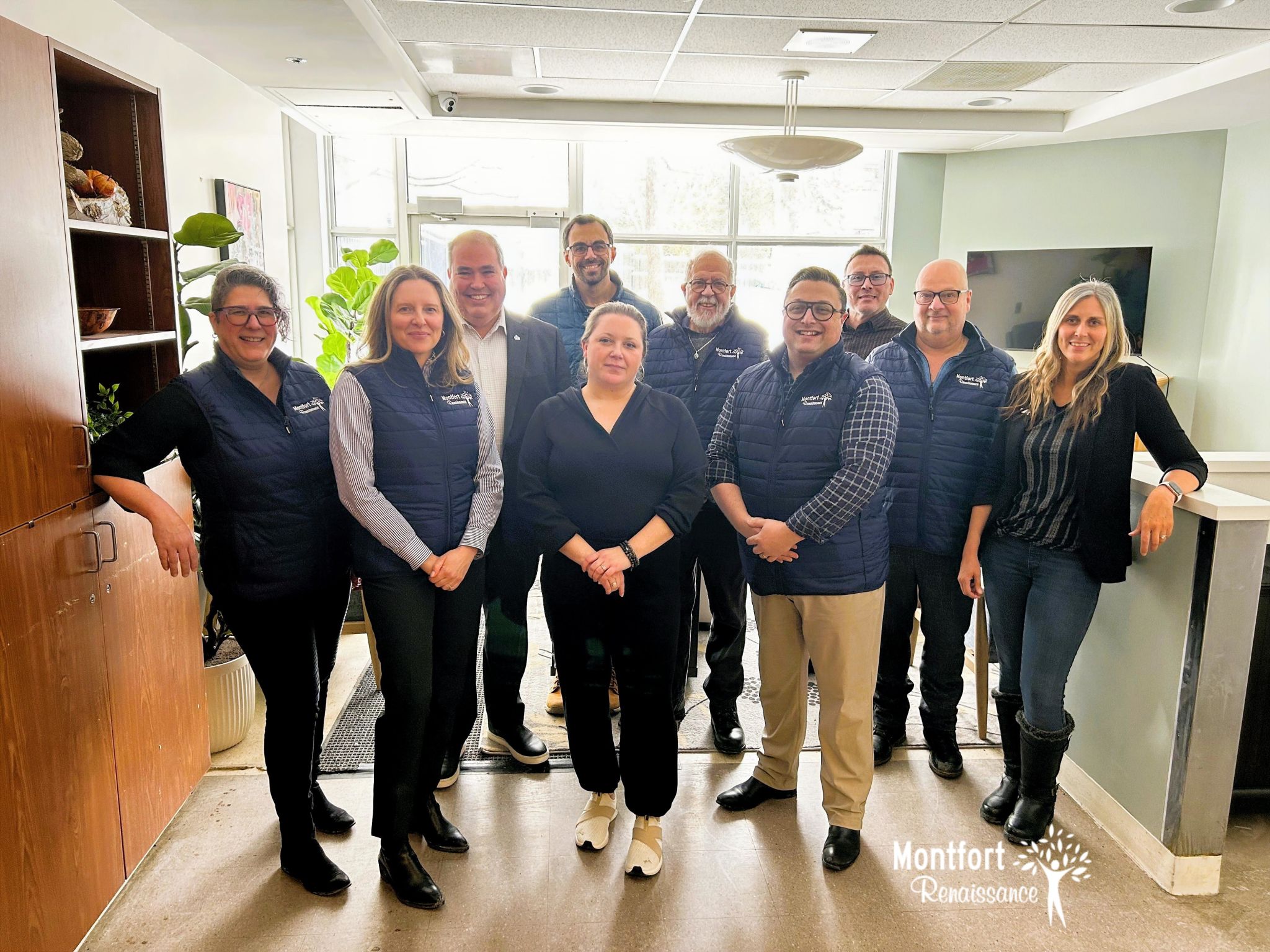 De gauche à droite : Josée Chalifoux, Elizabeth Tanguay, Dominic Giroux, François Hamel, Marie-Andrée Carrière, Roger E. Régimbal, Benoit Séguin, Steve Vachon, Michel Lavigne et Amélie Nadon